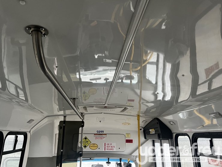 2014-ford-e450-image-28