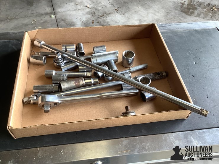 assorted-rachets-&-sockets-image-4