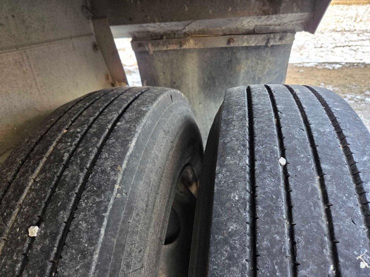 2010-east-genesis-34'x66"x96"-aluminum-frameless-dump-trailer-image-30