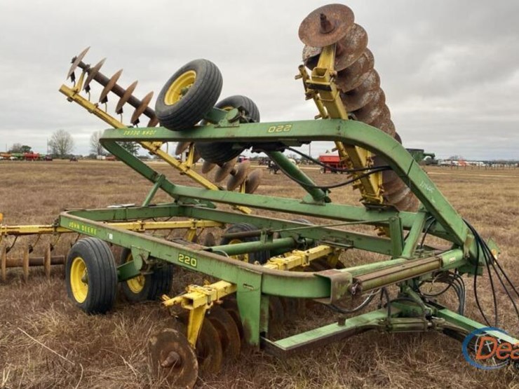 john-deere-220-image-2