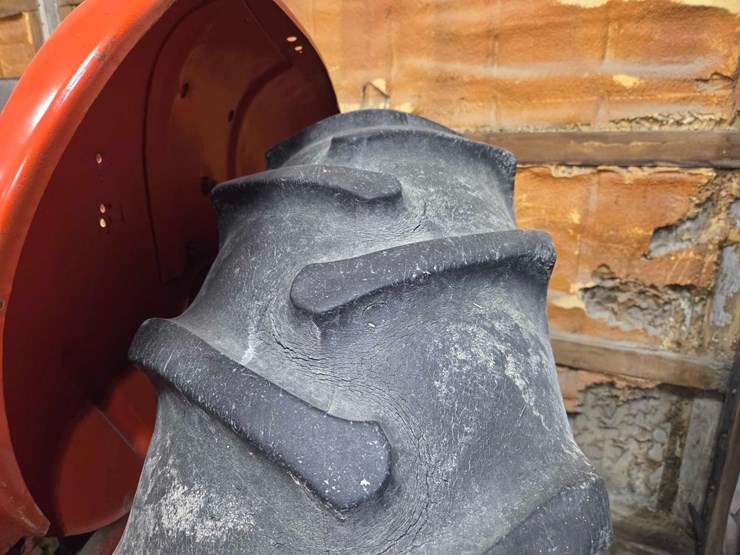 1952-allis-chalmers-wd-tractor-image-5