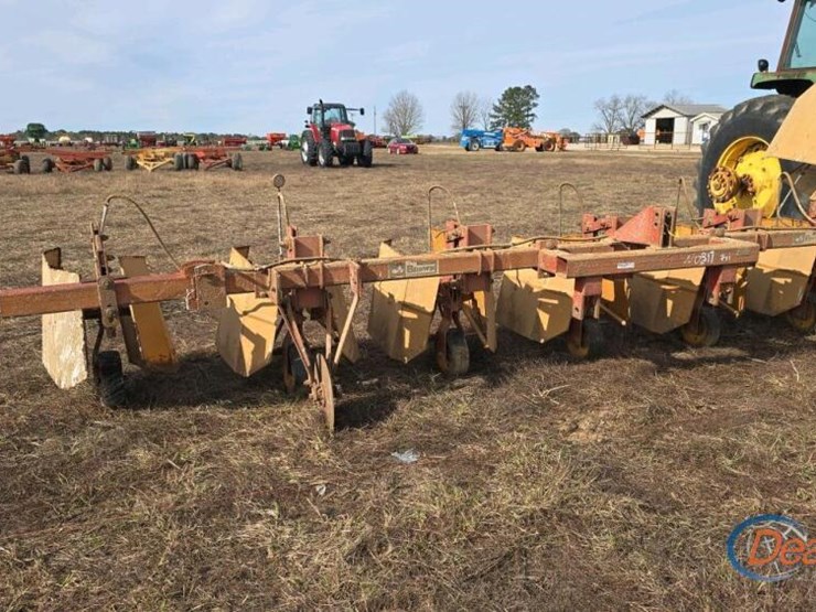 brown-6-row-covered-sprayer,-s/n-189-image-2