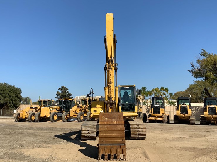 2008-komatsu-pc220-lc-image-2