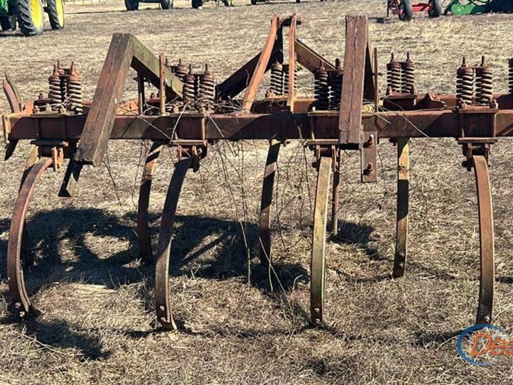 international-chisel-plow-image-4