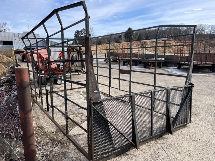 gruett's-hay-wagon-cage-image-3