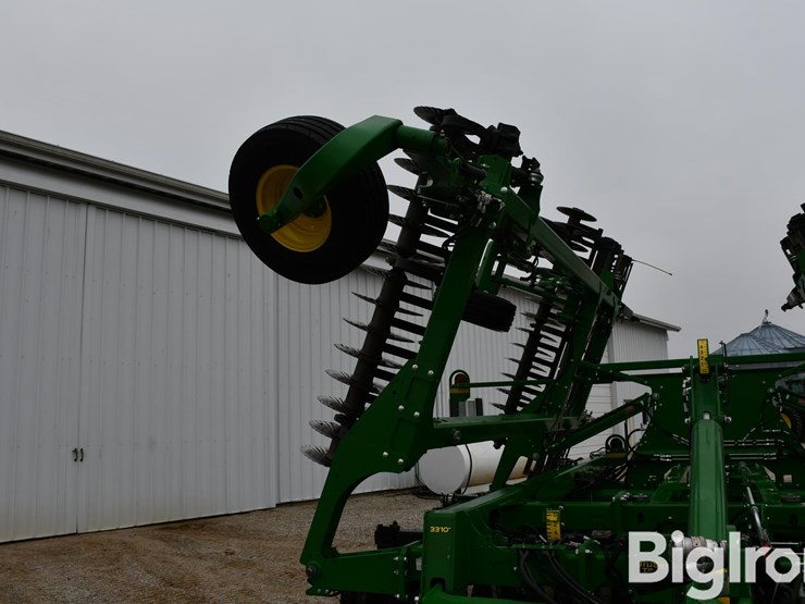 2020-john-deere-2660vt-image-13