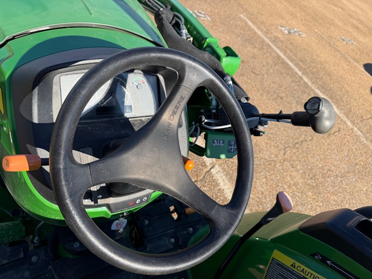 2025-john-deere-3025d-image-15