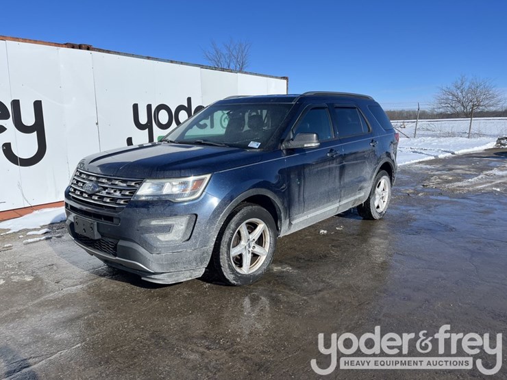 2016-ford-explorer-xlt-image-1
