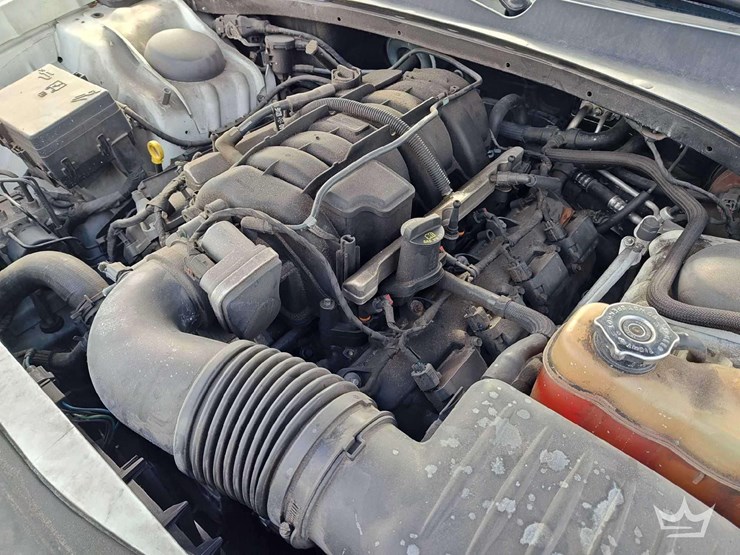 2012-dodge-charger-sedan-image-17