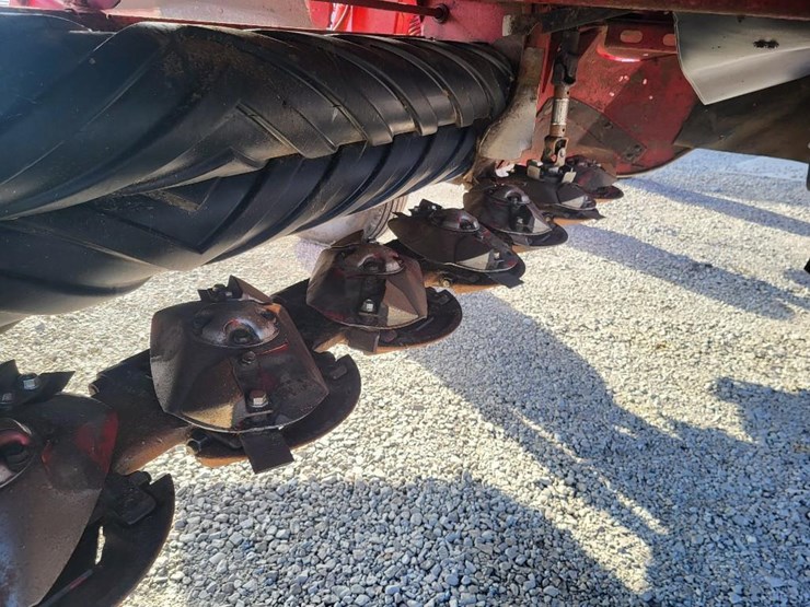 2011-new-holland-h7450-image-48