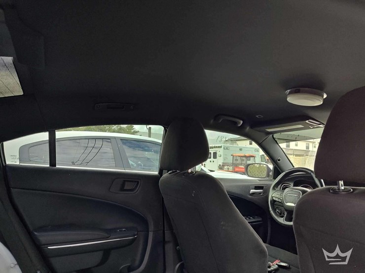 2017-dodge-charger-sedan-image-7