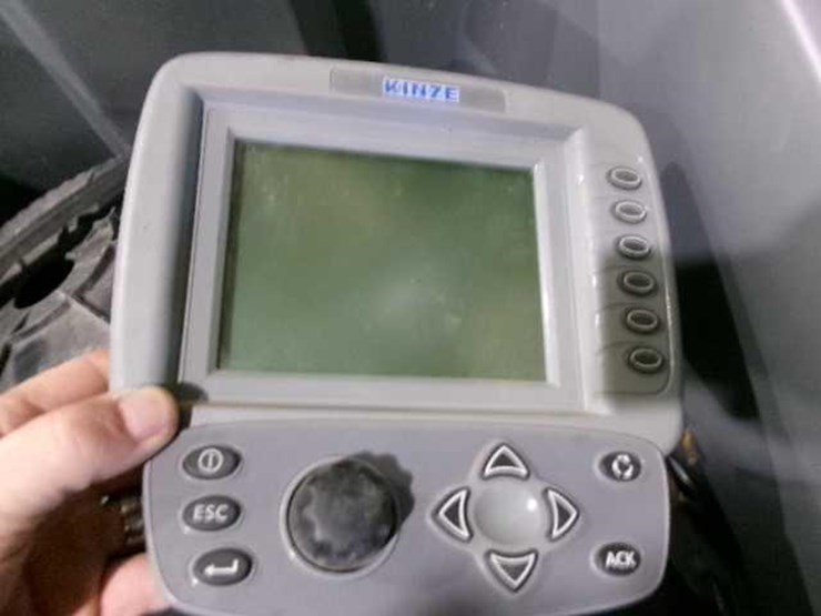 2013-kinze-3600-image-9