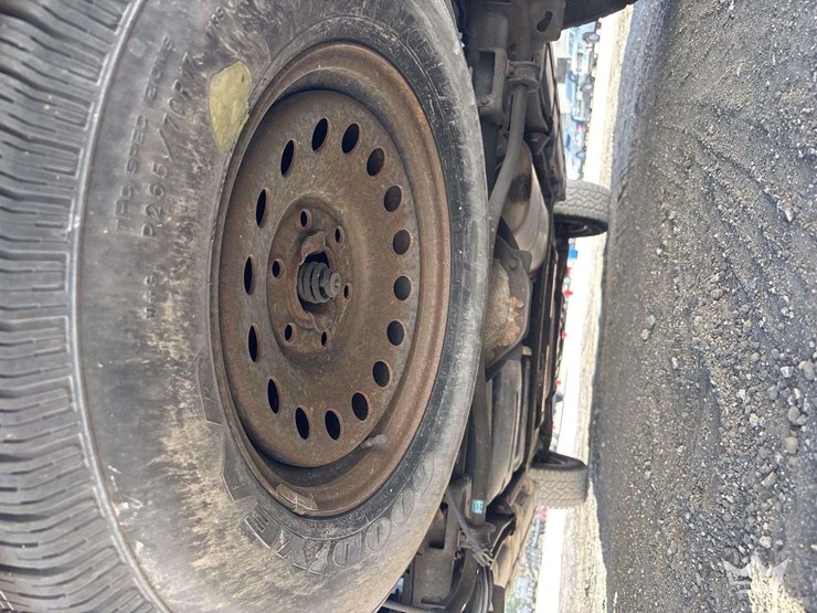 2010-chevrolet-tahoe-image-27