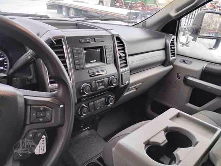 2017-ford-f350-xlt-image-21