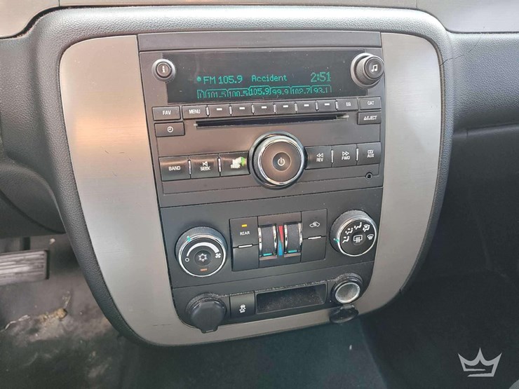 2012-chevrolet-tahoe-image-38