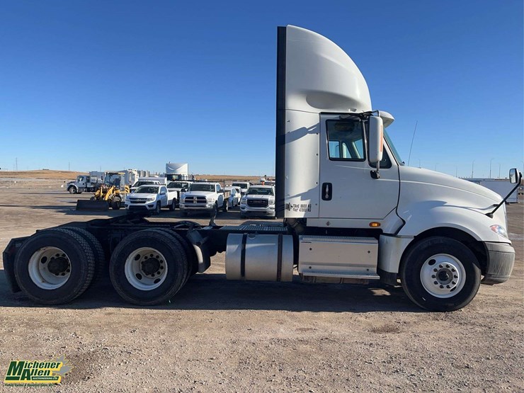 2017-international-prostar-image-8