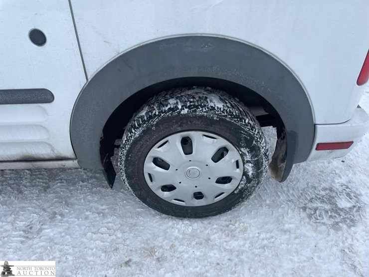 2011-ford-transit-connect-image-30