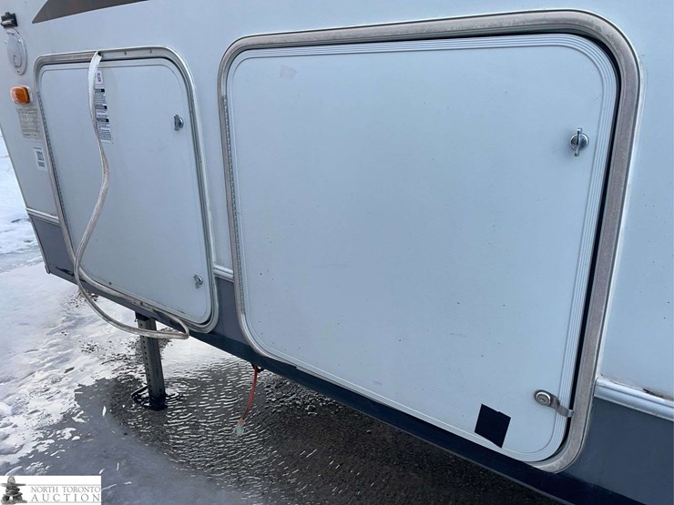 2005-dutchmen-four-winds-image-11