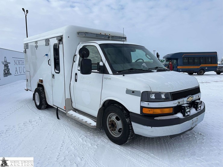 2016-chevrolet-express-g3500-image-4