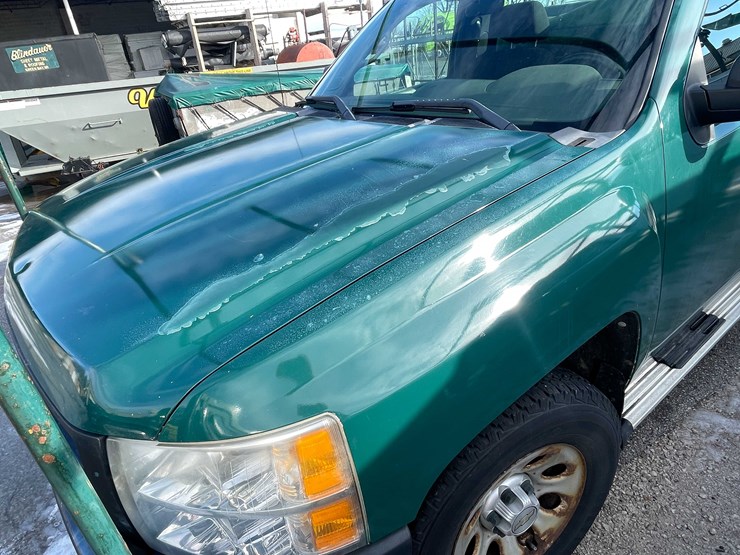 2011-chevrolet-1500-image-14