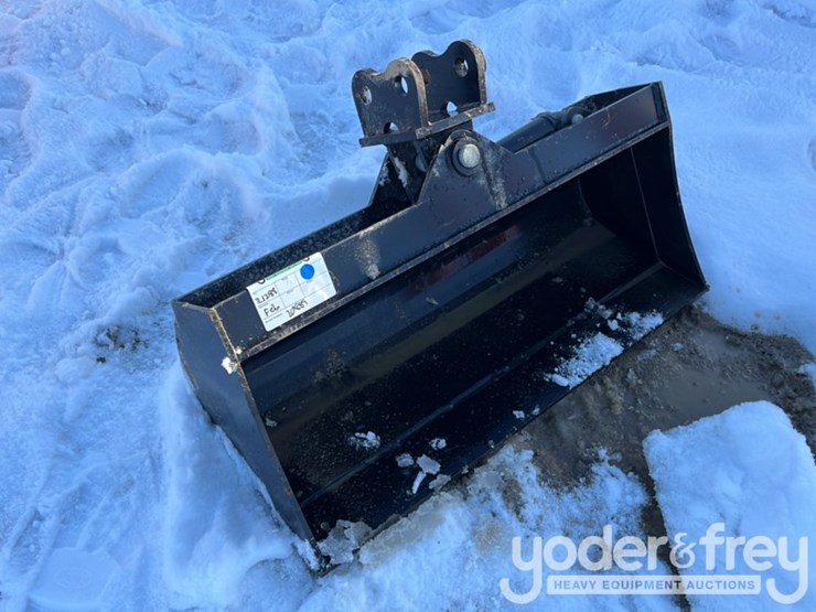 32"-hydraulic-tilt-bucket-to-suit-mini-excavator,-1”-pin-image-6