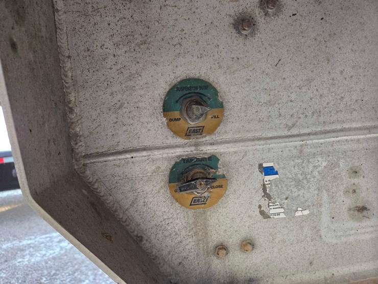 2010-east-genesis-34'x66"x96"-aluminum-frameless-dump-trailer-image-33