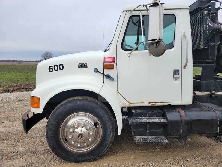 2000-case-ih-4700-image-7