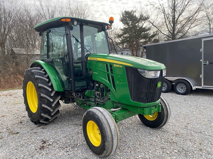 2013-john-deere-5085m-image-1