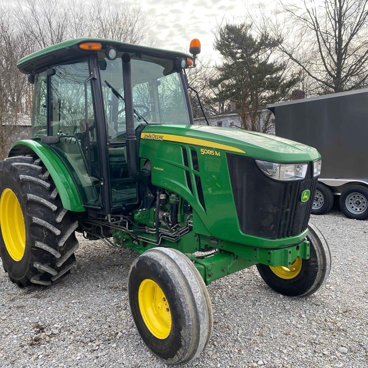 2013 JOHN DEERE 5085M