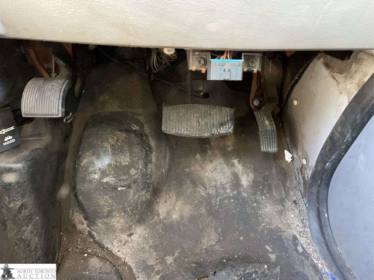 2011-ford-e-series-s/a-cube-van-image-18