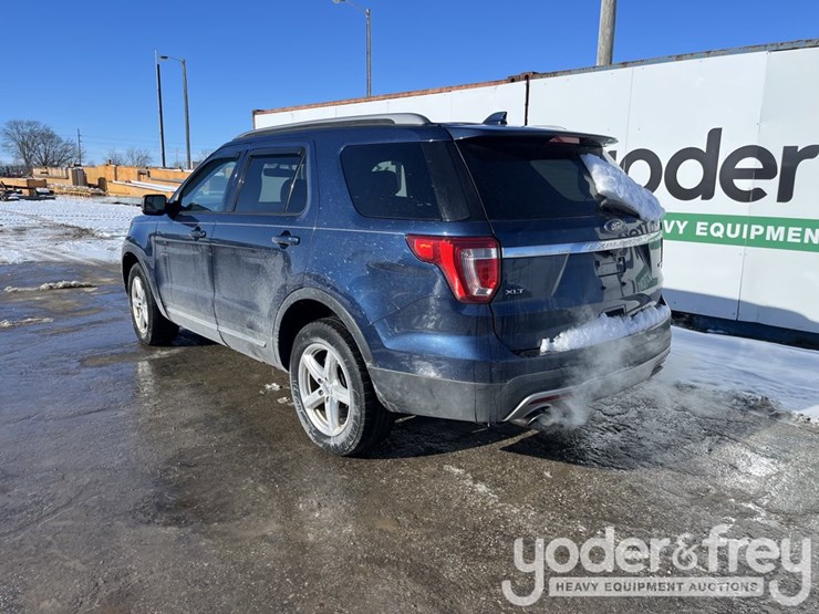 2016-ford-explorer-xlt-image-4
