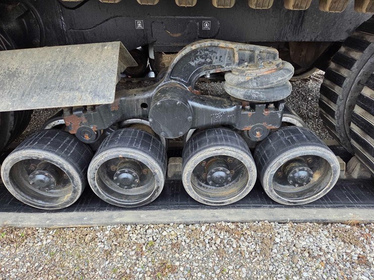 cat-75c-track-tractor-image-50