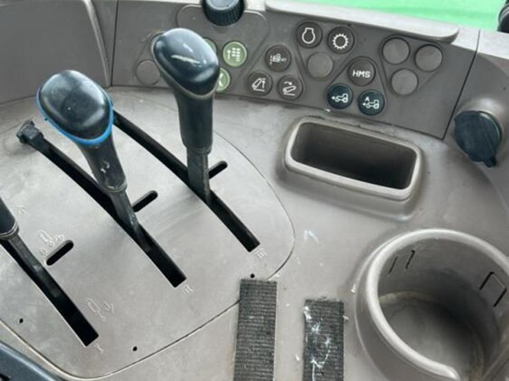 2010-john-deere-7330-image-22