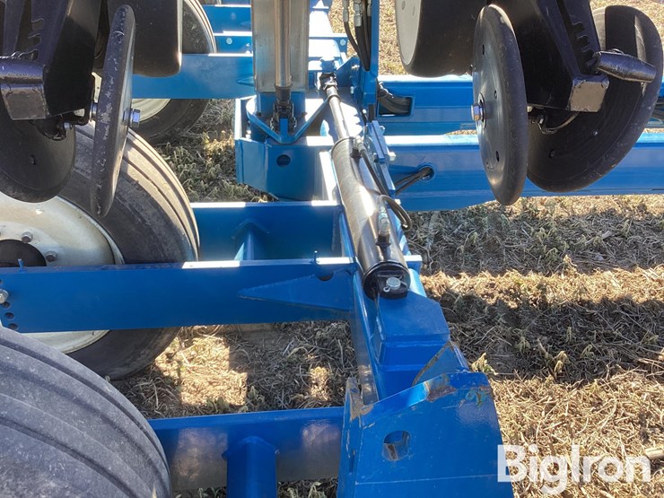 2014-kinze-3600-image-17