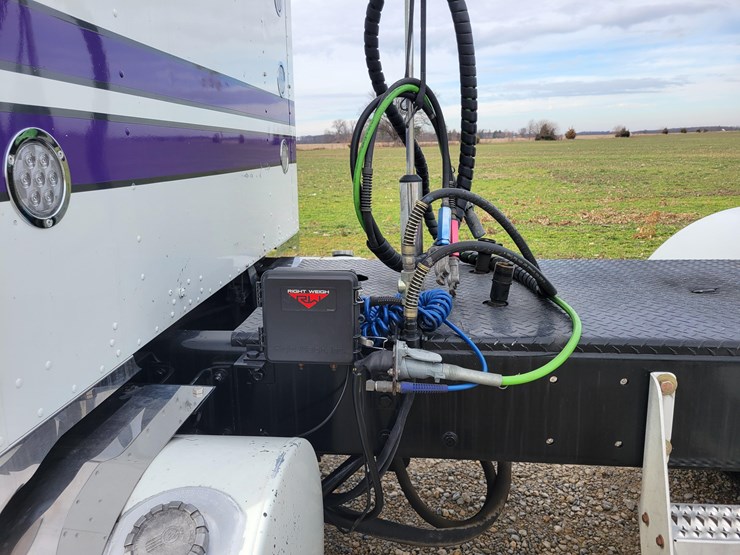 2012-kenworth-w900l-image-4