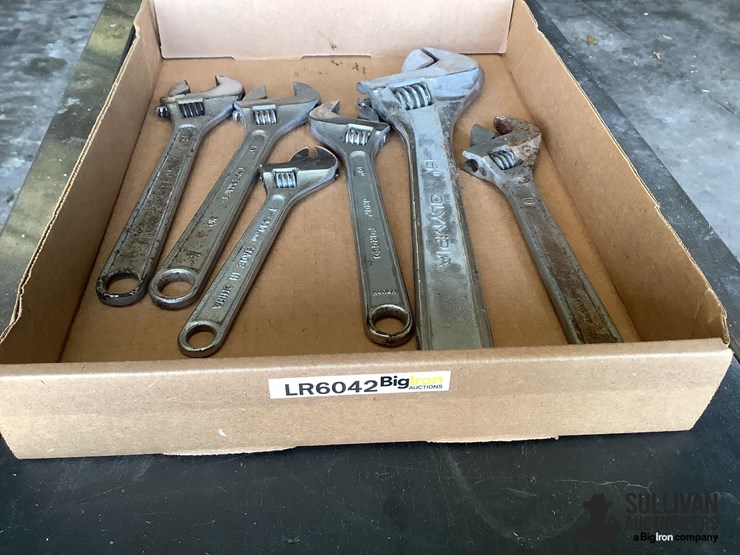 assorted-adjustable-wrenches-image-4