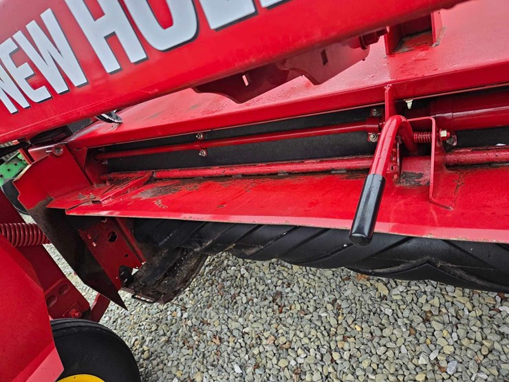 2020-new-holland-210-image-38