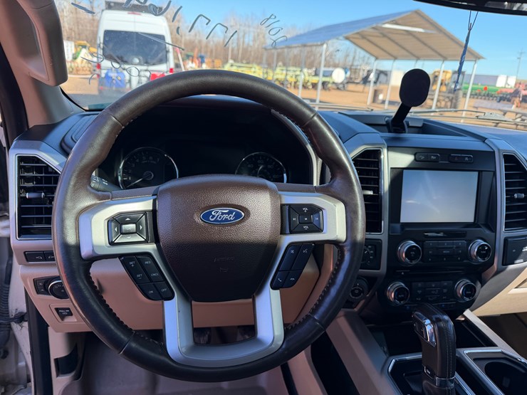 2018-ford-f150-lariat-image-12