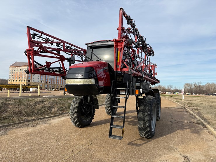 2019-case-ih-patriot-2250-image-2