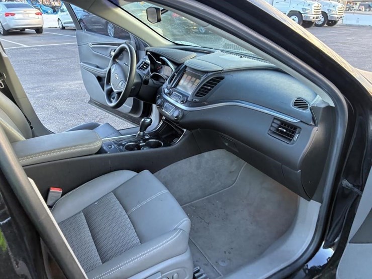 2019-chevrolet-impala-sedan-image-7