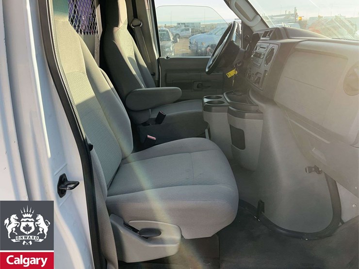 2011-ford-cargo-image-20