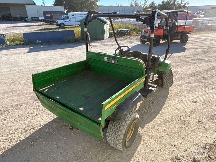 2016-john-deere-gator-image-4