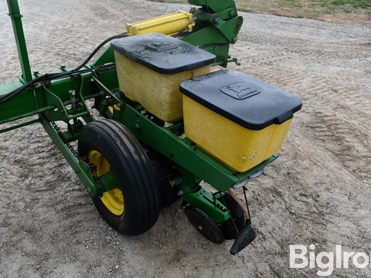 john-deere-male-row-4-0/4-1-planter-image-17
