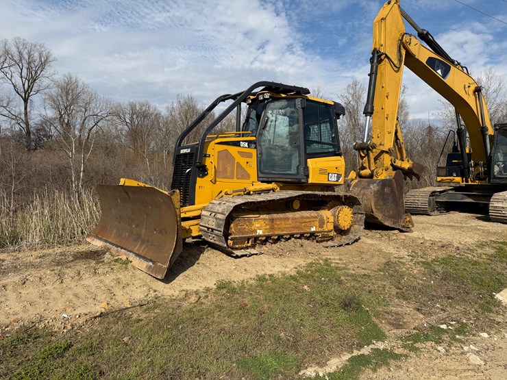 caterpillar-d5k-image-2