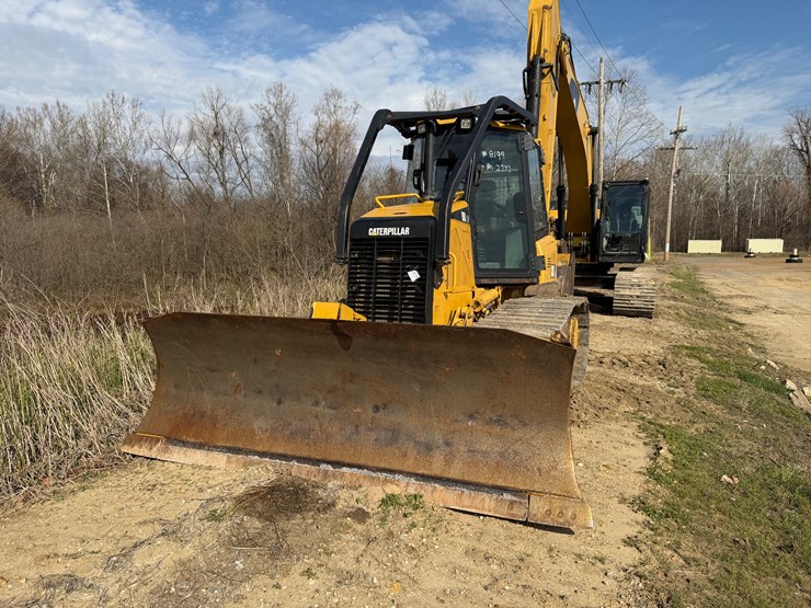 caterpillar-d5k-image-1