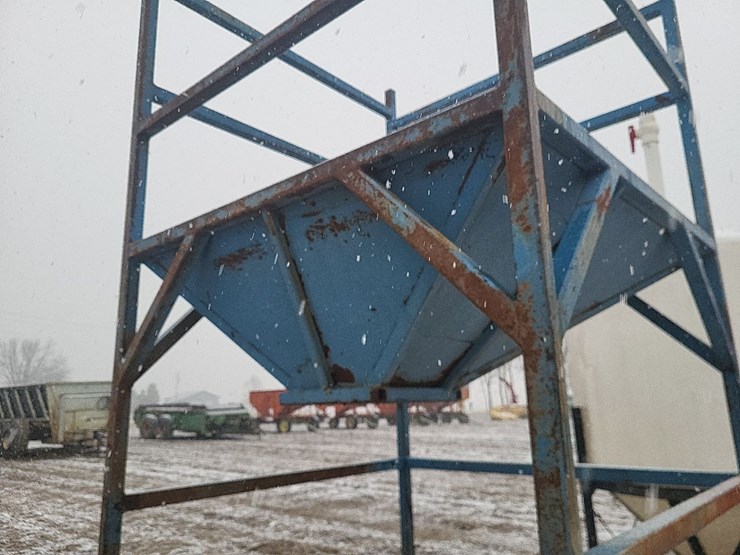 bagged-dry-fertilizer-frame-image-9