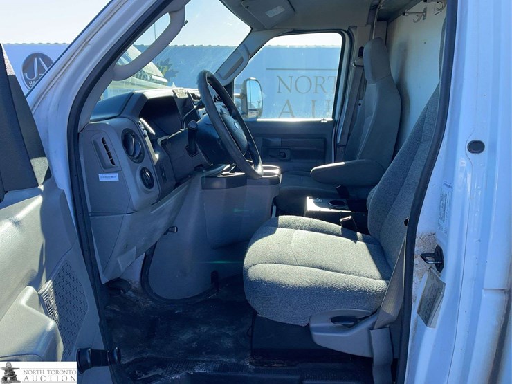 2011-ford-e-series-s/a-cube-van-image-13