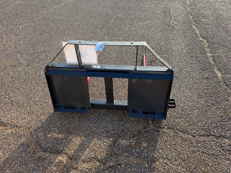 #7902-•-skid-steer-bale-spear-image-6