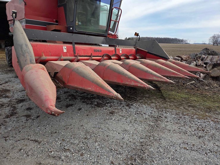 case-ih-1063-image-18