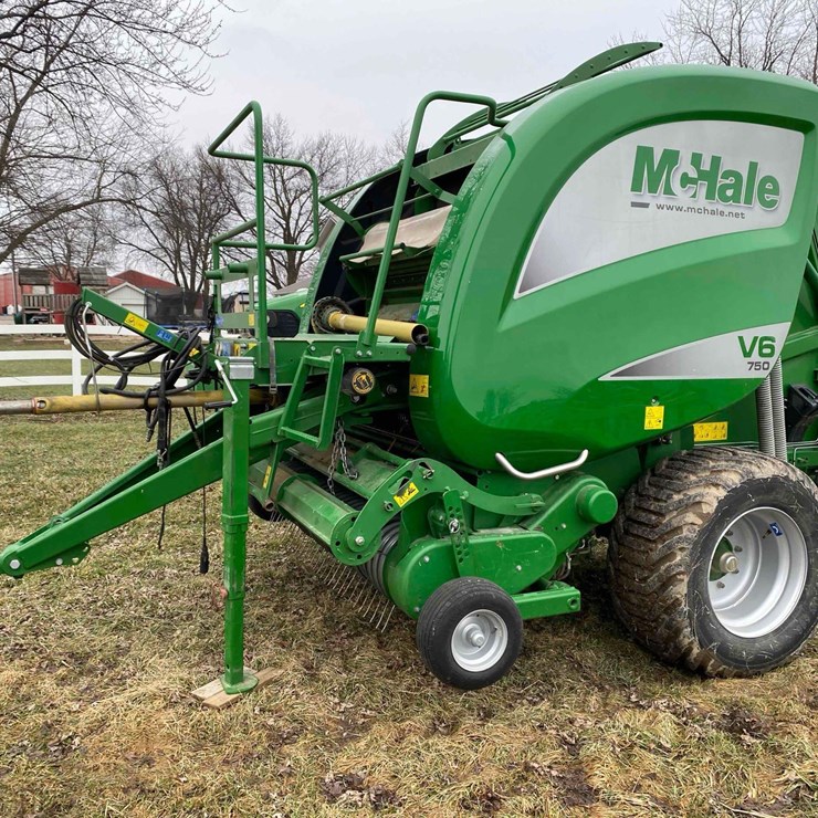 McHale 750 V6 round baler,